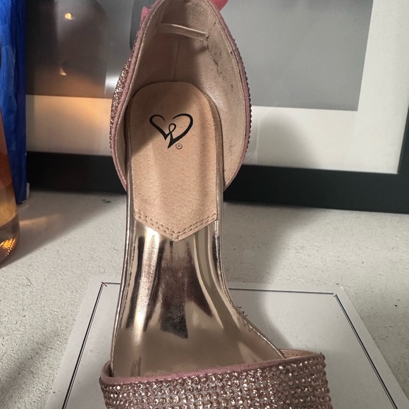 Rose Gold Heels Size 5.5 - Picture 3 of 7